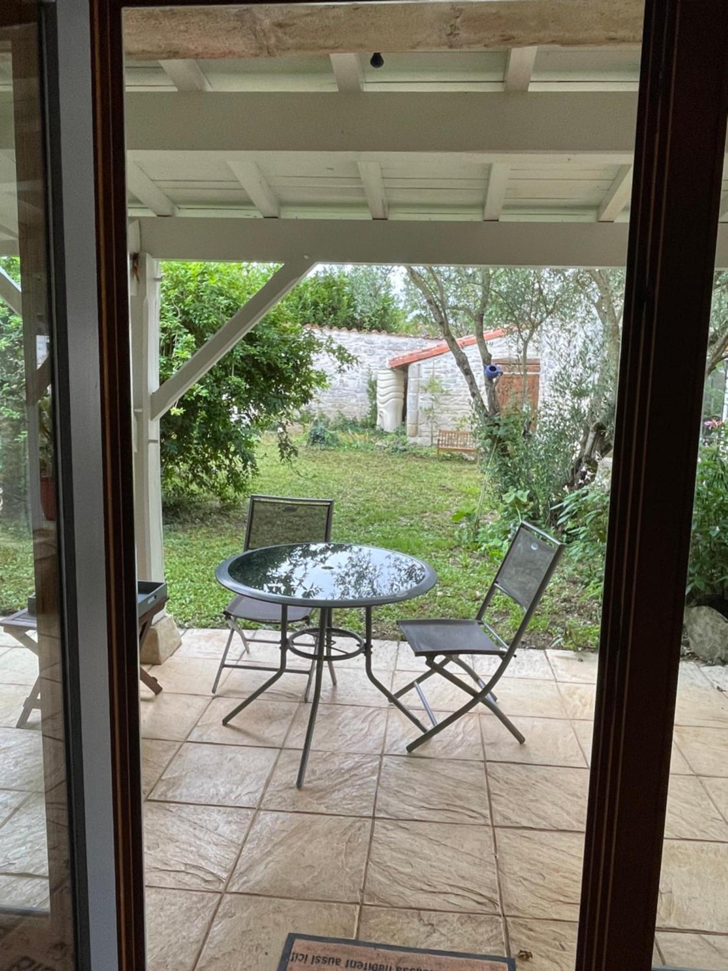 Apartamento Sous L Olivier Tusson Exterior foto